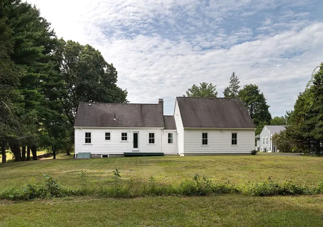 Photo 3 of Single family home for sale at 276 Cambridge Tpke, Lincoln, MA 01773 | MLS# 73574693 | Listing updated on 2026-09-13