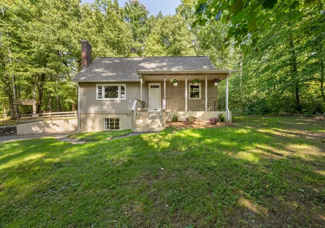 Photo 4 of Sale Pending at 40 Porter St, Granby, MA 01033 | MLS# 73574885 | Listing updated on 2026-10-02