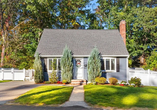 Photo 1 of Sale Pending at 2 Chestnut Rd, Burlington, MA 01803 | MLS# 73587570 | Listing updated on 2026-10-14