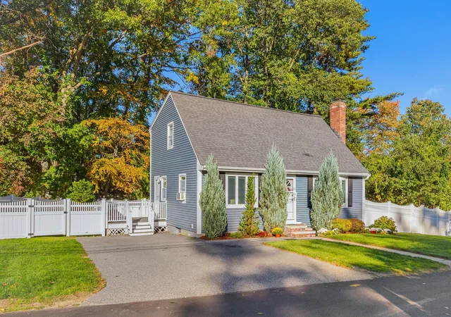 Photo 2 of Sale Pending at 2 Chestnut Rd, Burlington, MA 01803 | MLS# 73587570 | Listing updated on 2026-10-14