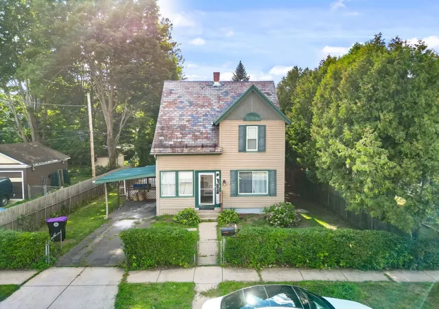 Photo 3 of Single family home for sale at 13 Cook St, Holyoke, MA 01040 | MLS# 73572561 | Listing updated on 2026-09-11