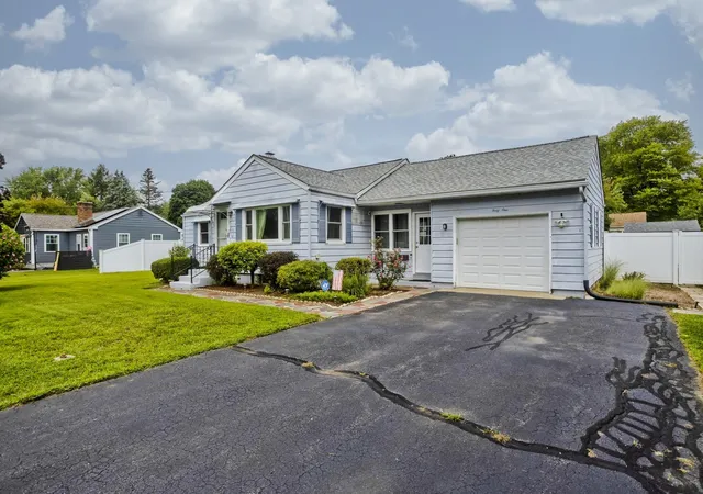 Photo 3 of Sale Pending at 41 Dartmouth St, Agawam, MA 01001 | MLS# 73573806 | Listing updated on 2026-10-07