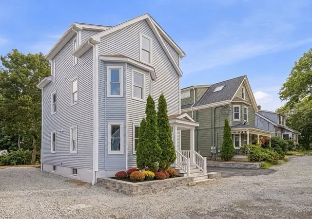 Photo 1 of Single family home for sale at 2 Summer St Pl, Arlington, MA 02474 | MLS# 73572086 | Listing updated on 2026-09-17