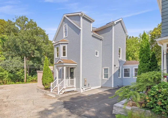 Photo 2 of Single family home for sale at 2 Summer St Pl, Arlington, MA 02474 | MLS# 73572086 | Listing updated on 2026-09-17