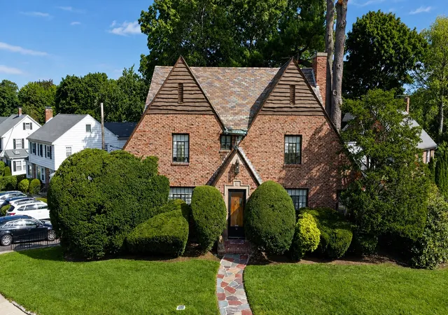 Photo 1 of Single family home for sale at 19 Woodard Rd, West Roxbury, MA 02132 | MLS# 73575473 | Listing updated on 2026-09-14
