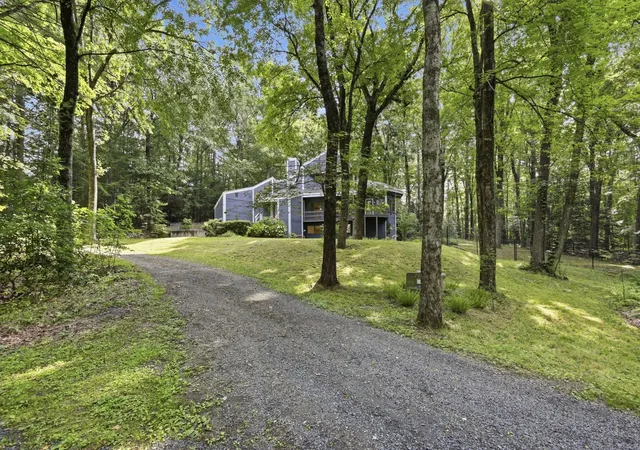 Photo 1 of Single family home for sale at 616 Station Rd, Amherst, MA 01002 | MLS# 73572758 | Listing updated on 2026-09-19