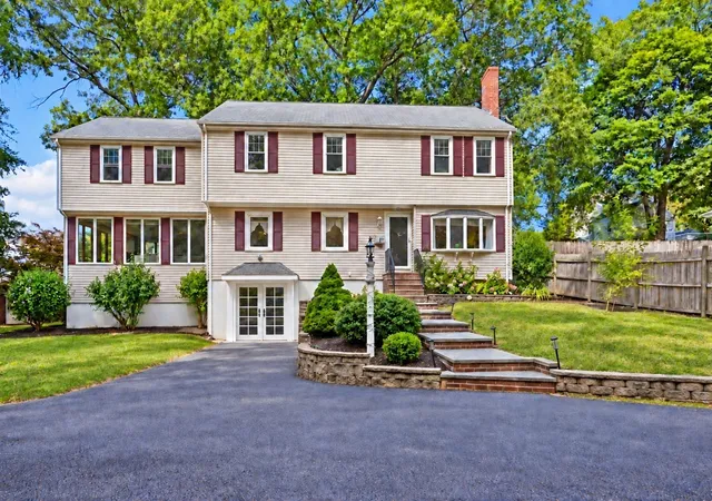 Photo 1 of Single family home for sale at 25 Evelyn Pl, Quincy, MA 02171 | MLS# 73584931 | Listing updated on 2026-10-13