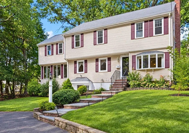 Photo 2 of Single family home for sale at 25 Evelyn Pl, Quincy, MA 02171 | MLS# 73584931 | Listing updated on 2026-10-13