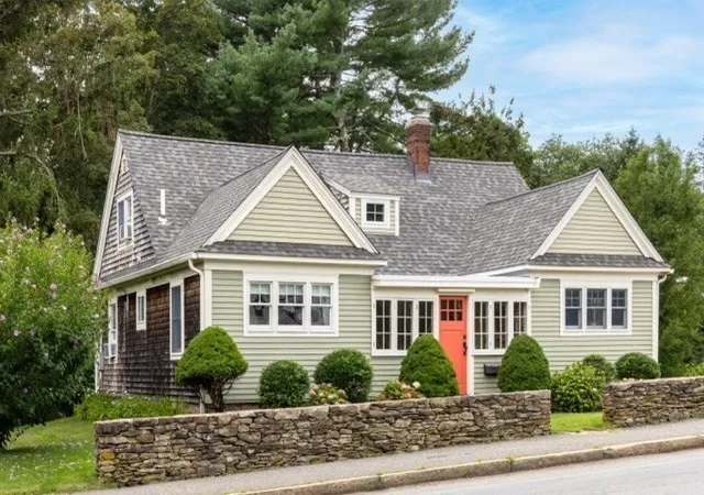 Photo 1 of Single family home for sale at 180 Main St, Kingston, MA 02364 | MLS# 73573654 | Listing updated on 2026-09-12