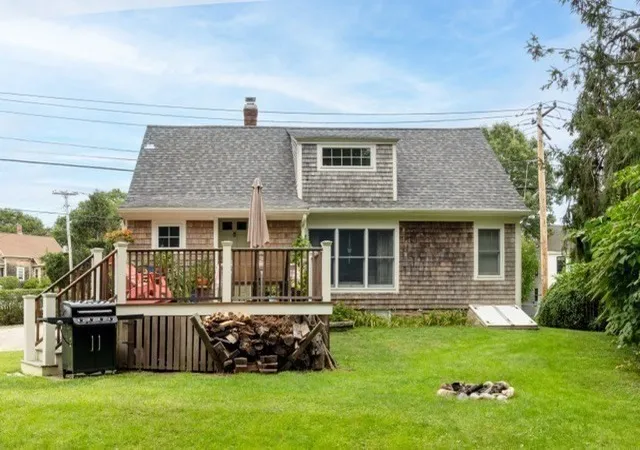 Photo 3 of Single family home for sale at 180 Main St, Kingston, MA 02364 | MLS# 73573654 | Listing updated on 2026-09-12