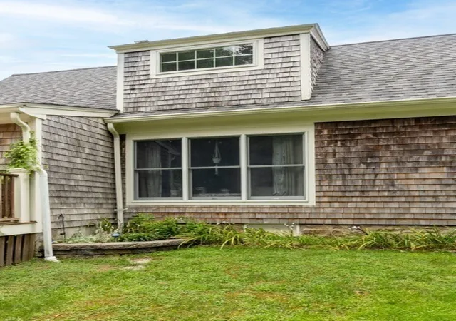 Photo 3 of Single family home for sale at 180 Main St, Kingston, MA 02364 | MLS# 73573654 | Listing updated on 2026-09-12