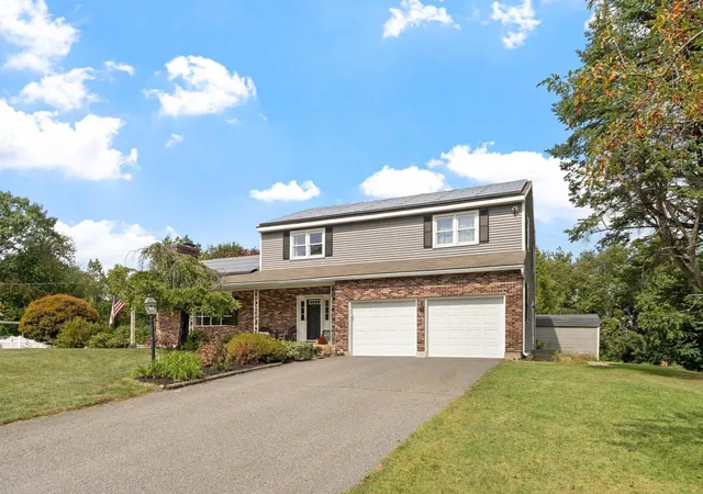 Photo 2 of Single family home for sale at 53 Hardy Dr, Leominster, MA 01453 | MLS# 73579677 | Listing updated on 2026-10-12