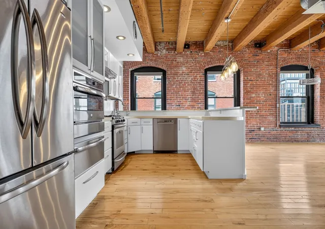 Photo 3 of Condo for sale at 21 Wormwood St #515, Boston, MA 02210 | MLS# 73574453 | Listing updated on 2026-09-13