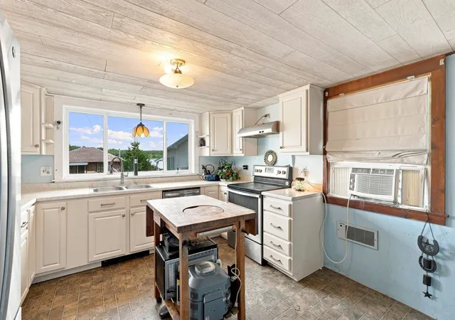 Photo 3 of Single family home for sale at 80 Lakeview Rd, Shutesbury, MA 01072 | MLS# 73573216 | Listing updated on 2026-09-12