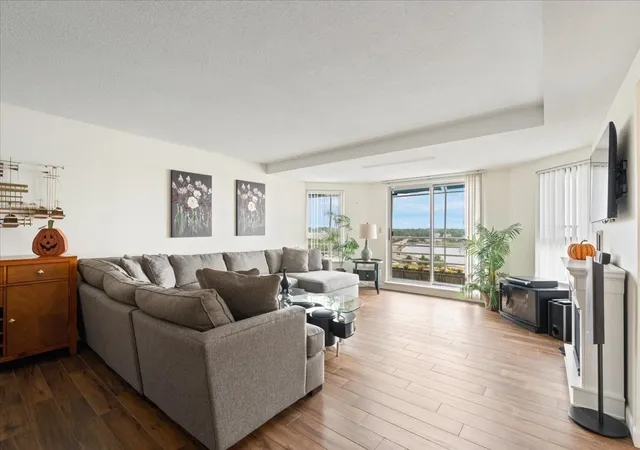 Photo 4 of Condo for sale at 9 Park Ave #707, Hull, MA 02045 | MLS# 73575534 | Listing updated on 2026-10-02
