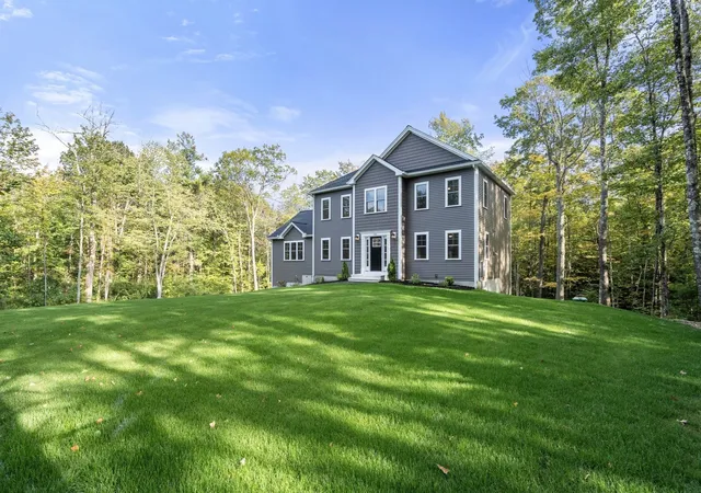 Photo 2 of Single family home for sale at 146 Wachusett St, Rutland, MA 01543 | MLS# 73582127 | Listing updated on 2026-10-11
