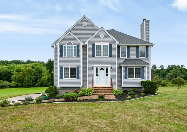 Photo 1 of Single family home for sale at 4 Day Break Dr, Plaistow, NH 03865 | MLS# 73575851 | Listing updated on 2026-09-11