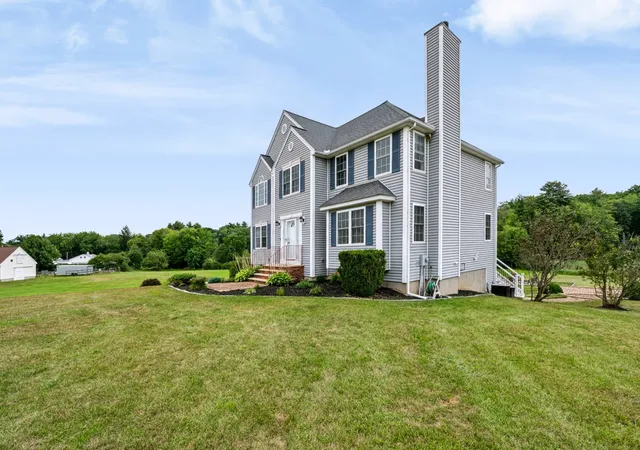 Photo 2 of Single family home for sale at 4 Day Break Dr, Plaistow, NH 03865 | MLS# 73575851 | Listing updated on 2026-09-11