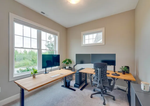 Listing Photo 4 - Condo for sale in building located at 837 Ledgewood Wy, Clinton, MA 01510 - Unit #837