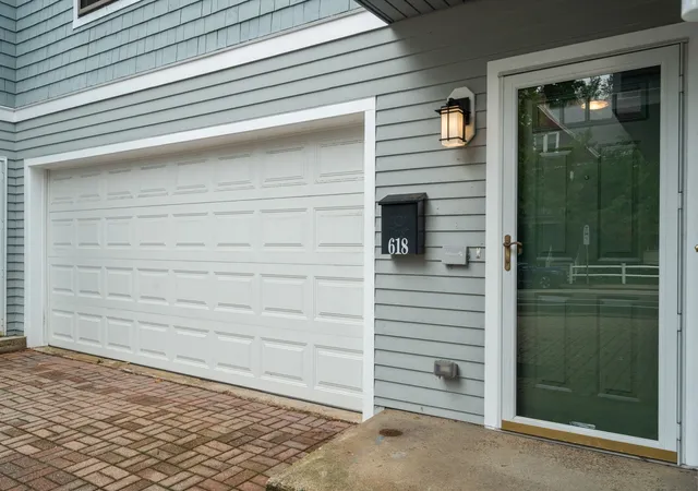 Photo 2 of Sale Pending at 618 Washington St #618, Brookline, MA 02446 | MLS# 73573467 | Listing updated on 2026-09-29