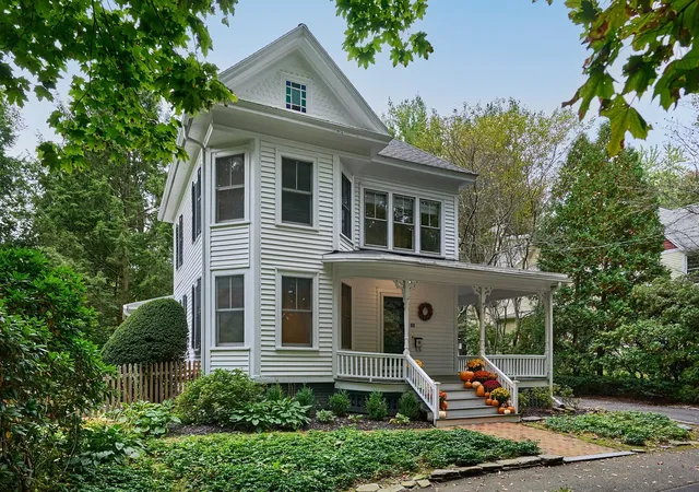 Photo 1 of Single family home for sale at 33 Gaylord St, Amherst, MA 01002 | MLS# 73586648 | Listing updated on 2026-10-09