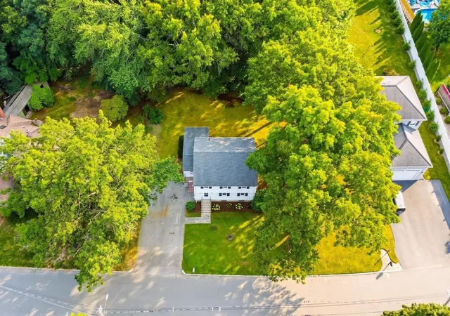 Photo 4 of Single family home for sale at 32 Dividence Rd, Reading, MA 01867 | MLS# 73573226 | Listing updated on 2026-09-12