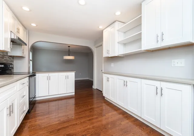 Listing Photo 5 - Condo for sale in building located at 92 Elsie St, Everett, MA 02149