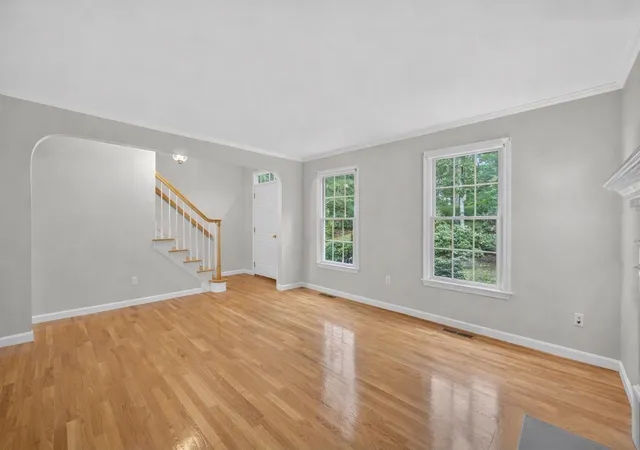 Photo 3 of Single family home for sale at 31 Little Neck Way, Marstons Mills, MA 02648 | MLS# 73588204 | Listing updated on 2026-10-13