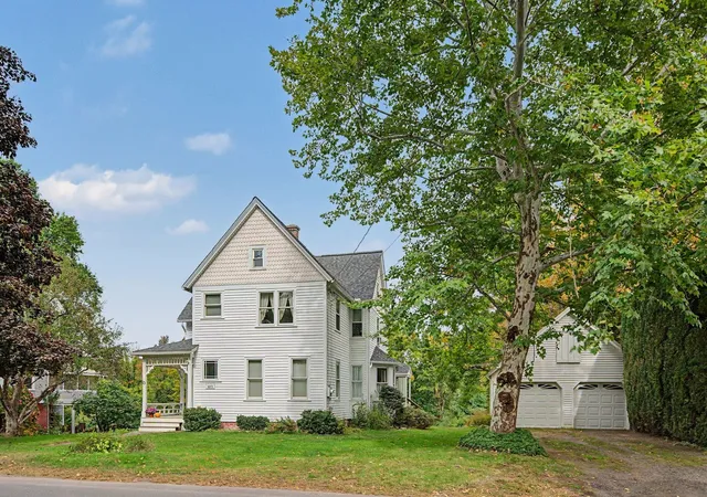 Photo 2 of Single family home for sale at 13 East St, Southampton, MA 01073 | MLS# 73585185 | Listing updated on 2026-10-05