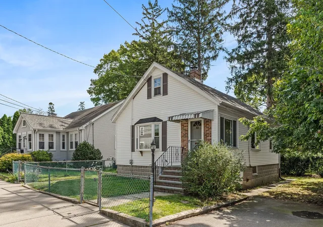 Photo 2 of Single family home for sale at 10 Joyce Kilmer Rd, West Roxbury, MA 02132 | MLS# 73574426 | Listing updated on 2026-09-13