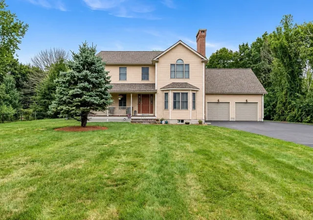 Photo 2 of Sale Pending at 131 Elm St, Seekonk, MA 02771 | MLS# 73575963 | Listing updated on 2026-09-28