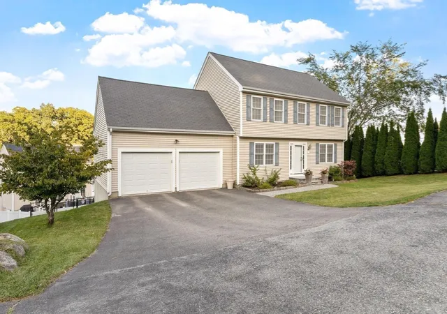 Single family home for sale at 4 Fatima Ln, Worcester, MA 01606 | MLS# 73576368