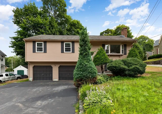 Photo 1 of Sale Pending at 4 West St, Wakefield, MA 01880 | MLS# 73574081 | Listing updated on 2026-10-01