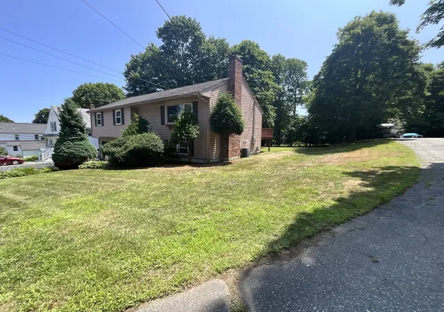 Photo 2 of Sale Pending at 4 West St, Wakefield, MA 01880 | MLS# 73574081 | Listing updated on 2026-10-01