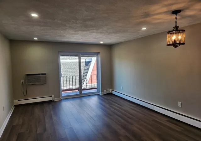 Listing Photo 5 - Condo for sale in building located at 33 Cary Ave, Chelsea, MA 02150 - Unit #15