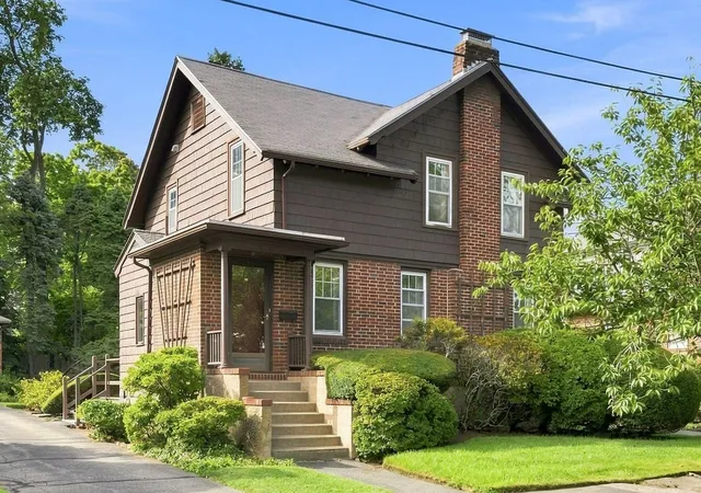 Photo 1 of Single family home for sale at 5 Weston Rd, Marblehead, MA 01945 | MLS# 73572965 | Listing updated on 2026-09-12