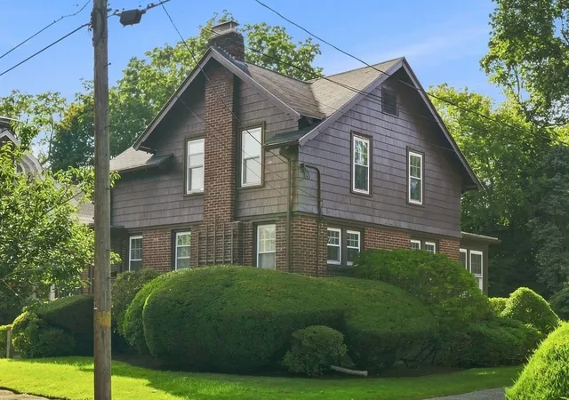 Photo 2 of Single family home for sale at 5 Weston Rd, Marblehead, MA 01945 | MLS# 73572965 | Listing updated on 2026-09-12