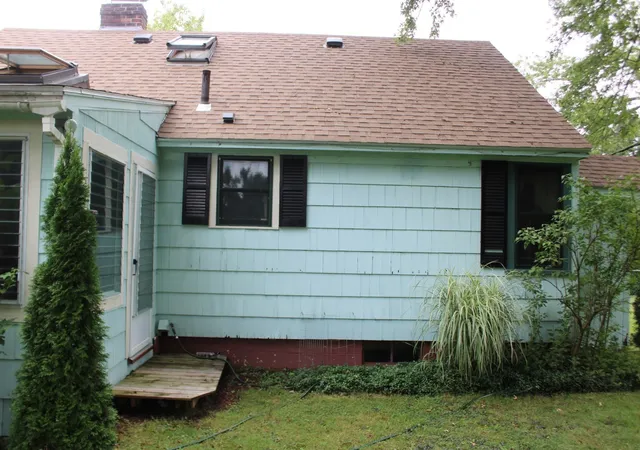Photo 4 of Single family home for sale at 14 Place Ter, Greenfield, MA 01301 | MLS# 73573297 | Listing updated on 2026-09-17