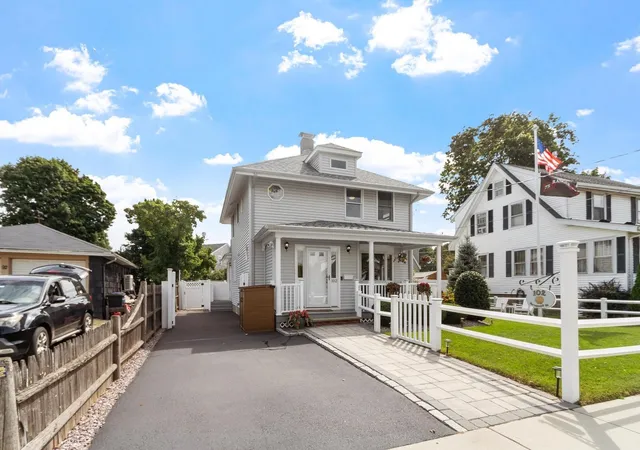 Photo 3 of Single family home for sale at 102 Narragansett Rd, Quincy, MA 02169 | MLS# 73580076 | Listing updated on 2026-09-24