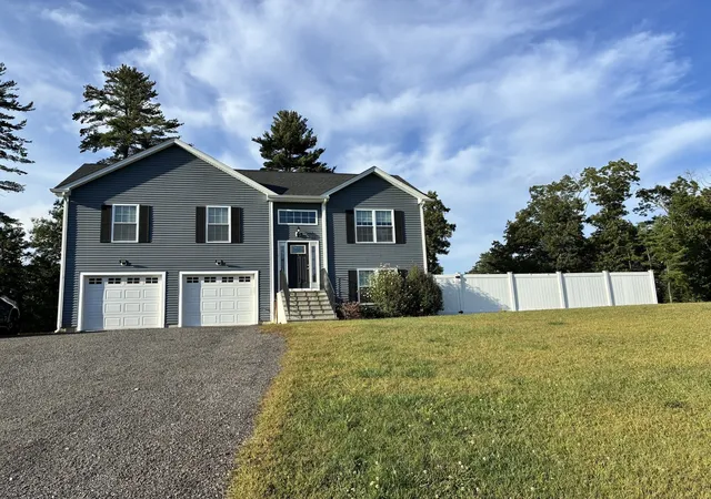 Photo 2 of Sale Pending at 32 Indian Inn Rd, Thompson, CT 06277 | MLS# 73579223 | Listing updated on 2026-09-22