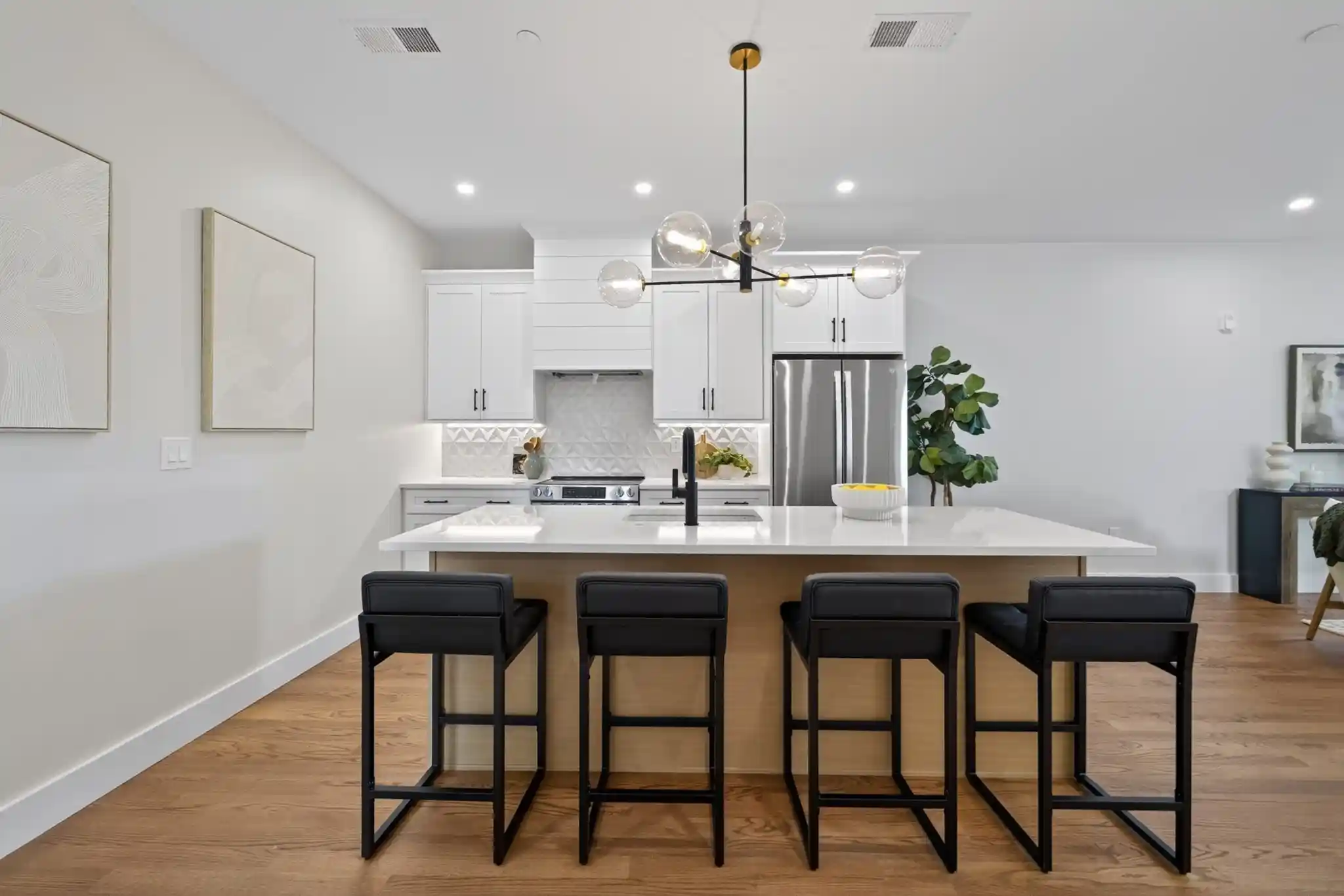 Listing Photo 2 - Condo for sale in 2 Readfield Pl located at 2 Readfield Pl, Boston, MA 02119 - Unit 2 Readfield Pl