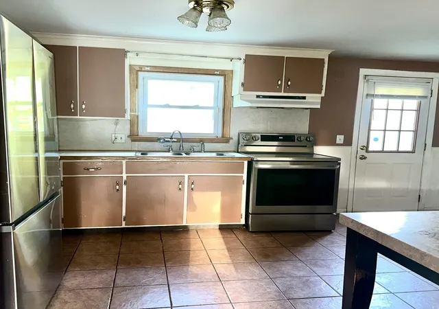 Photo 3 of Single family home for sale at 47 Thyme Ln, Springfield, MA 01129 | MLS# 73573812 | Listing updated on 2026-09-13