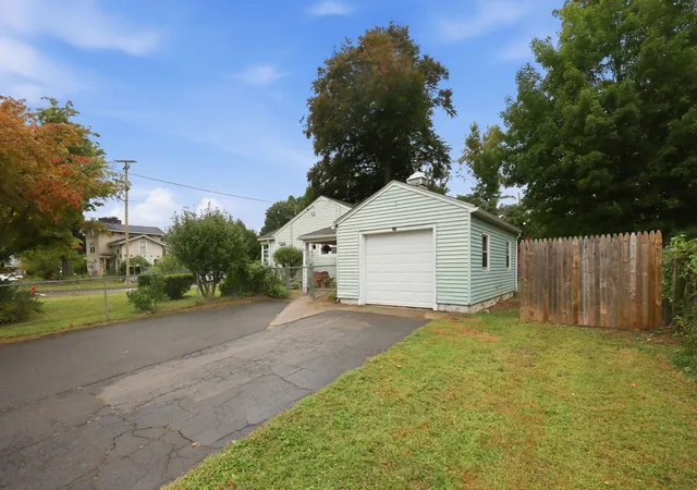 Photo 3 of Single family home for sale at 101 Court St, Westfield, MA 01085 | MLS# 73575704 | Listing updated on 2026-09-14