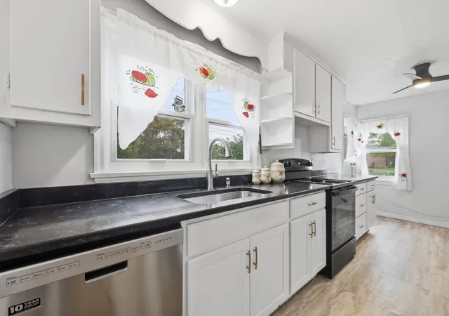 Photo 4 of Single family home for sale at 101 Court St, Westfield, MA 01085 | MLS# 73575704 | Listing updated on 2026-09-14