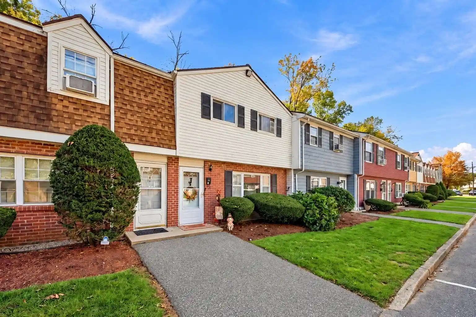 Listing Photo 1 - Condo for sale in 17 Orch Ave located at 17 Orch Ave, Haverhill, MA 01830 - Unit 17 Orchard Ave