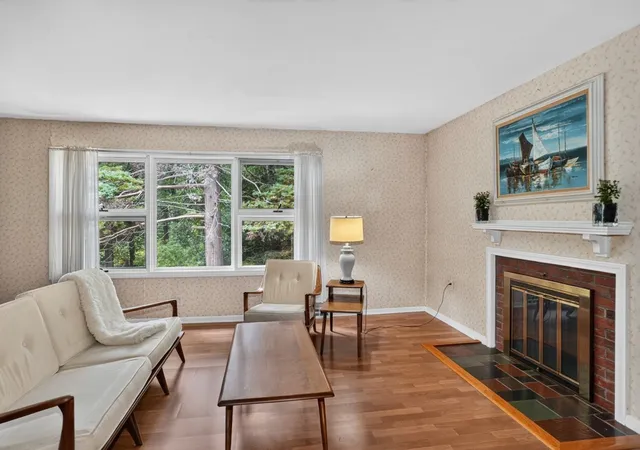 Photo 4 of Single family home for sale at 801 Winter St, Holliston, MA 01746 | MLS# 73575142 | Listing updated on 2026-09-18