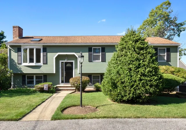 Photo 2 of Single family home for sale at 8 College Ln, Beverly, MA 01915 | MLS# 73583218 | Listing updated on 2026-10-14