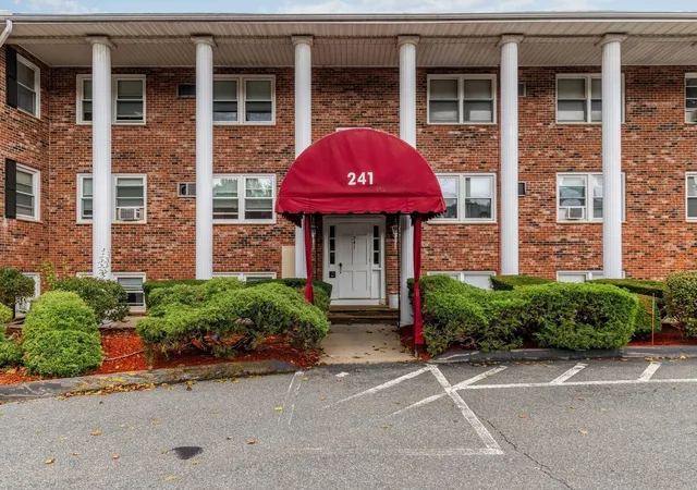 Photo 3 of Condo for sale at 241 Main St #C7, Reading, MA 01867 | MLS# 73584633 | Listing updated on 2026-10-24
