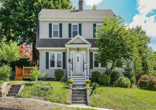 Single family home for sale at 4 Longfellow Rd, Worcester, MA 01602 | MLS# 73572576