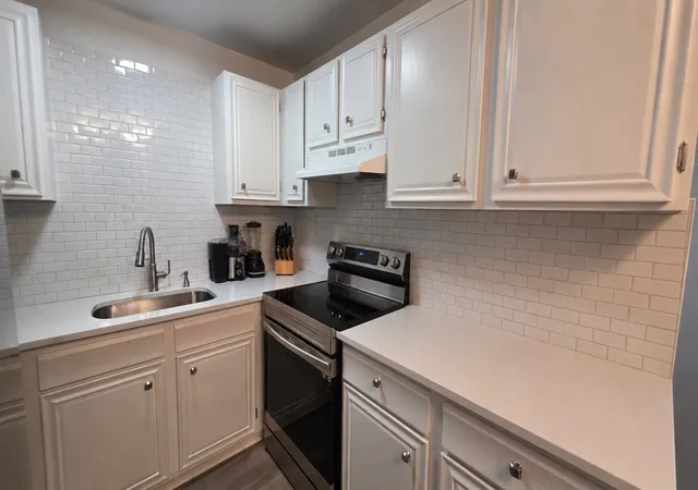 Listing Photo 5 - Condo for sale in building located at 875 John Fitch Hwy, Fitchburg, MA 01420 - Unit #24
